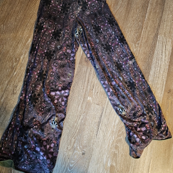 Wrap Around pants. Available In Other Designs N Colors S/M And M/L - Picture 7 of 13